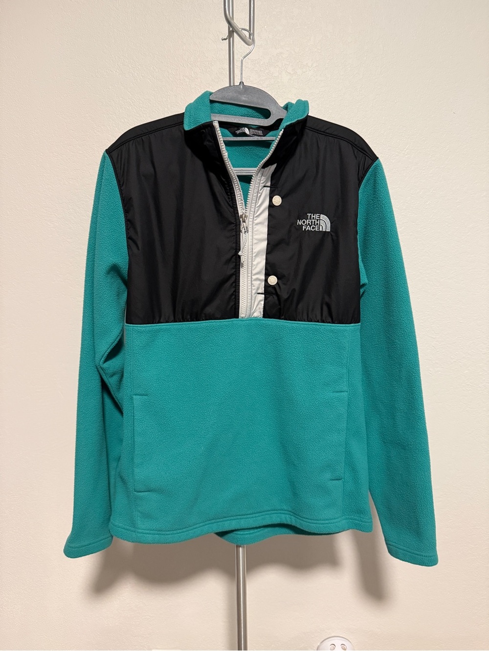 North face sweater